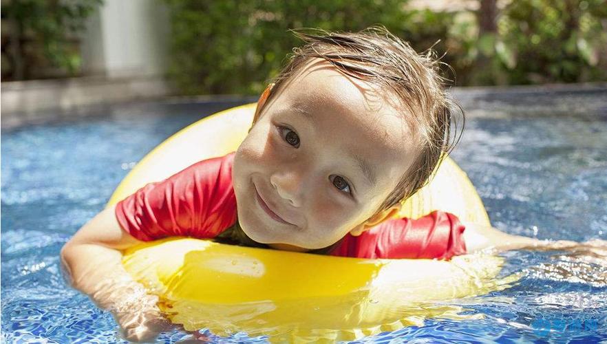 选择婴儿游泳的五大优势你心动了吗